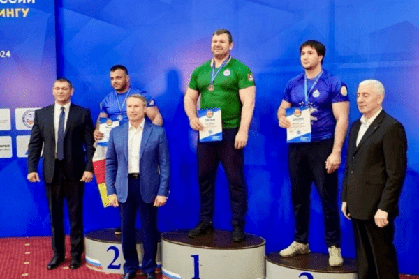Зауральские бойцы стали призёрами чемпионата по армрестлингу
