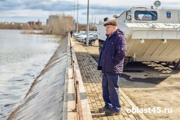 Тобол в Кургане за два часа вырос до 748 сантиметров Тобол в Кургане за два часа вырос до 748 сантиметров
