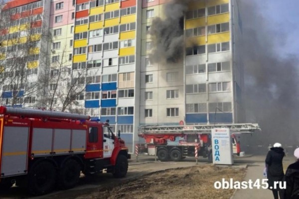 Из пожара в Кургане спасли 12 взрослых и 6 детей