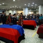 Губернатор Вадим Шумков принял участие в церемонии прощания с сотрудниками УМВД, погибшими при исполнении служебного долга
Губернатор Вадим Шумков принял участие в церемонии прощания с сотрудниками УМВД, погибшими при исполнении служебного долга