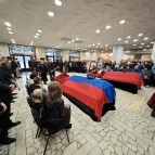 Губернатор Вадим Шумков принял участие в церемонии прощания с сотрудниками УМВД, погибшими при исполнении служебного долга
Губернатор Вадим Шумков принял участие в церемонии прощания с сотрудниками УМВД, погибшими при исполнении служебного долга