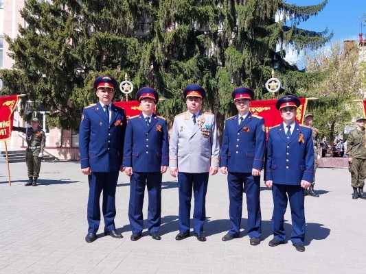 Сотрудники следственного управления Следственного комитета Российской Федерации по Курганской области почтили память героев Великой Отечественной войны у Вечного огня Сотрудники следственного управления Следственного комитета Российской Федерации по Курганской области почтили память героев Великой Отечественной войны у Вечного огня