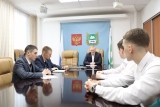 
											Заместитель губернатора Сергей Гаврин встретился со студентами, которые проходят стажировку в органах исполнительной власти									