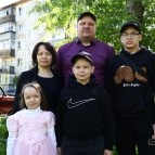 
											В доме многодетной семьи Пономаревых начался ремонт, скоро по поручению губернатора рядом появиться новая детская площадка									