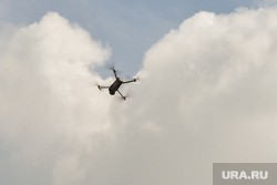 Курганцы заметили в небе подозрительный беспилотник. Видео