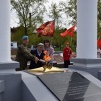 Заместитель губернатора Константин Ермаков принял участие в церемонии зажжения Вечного огня в Шадринске
Заместитель губернатора Константин Ермаков принял участие в церемонии зажжения Вечного огня в Шадринске