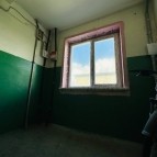 
											В доме многодетной семьи Пономаревых начался ремонт, скоро по поручению губернатора рядом появиться новая детская площадка									