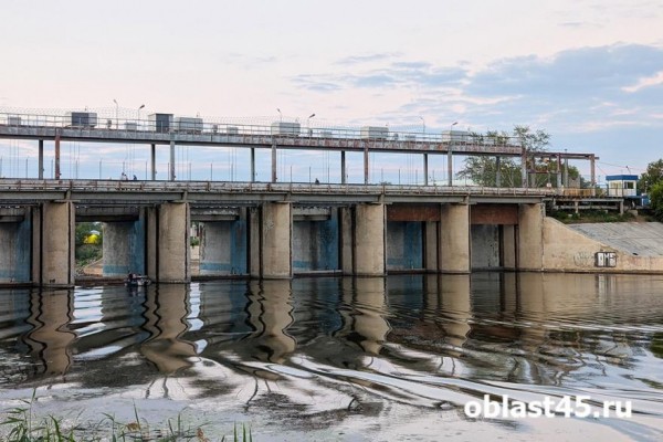 До благоприятной отметки Тоболу в Кургане осталось опуститься ещё на 1 см До благоприятной отметки Тоболу в Кургане осталось опуститься ещё на 1 см