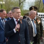 Заместитель губернатора Константин Ермаков принял участие в церемонии зажжения Вечного огня в Шадринске
Заместитель губернатора Константин Ермаков принял участие в церемонии зажжения Вечного огня в Шадринске