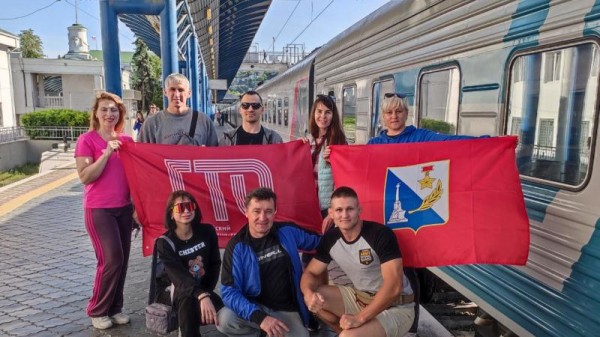 Трудовые коллективы в пути!  