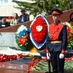 Губернатор Вадим Шумков возложил цветы к Вечному огню в память о погибших в годы Великой Отечественной войны
Губернатор Вадим Шумков возложил цветы к Вечному огню в память о погибших в годы Великой Отечественной войны