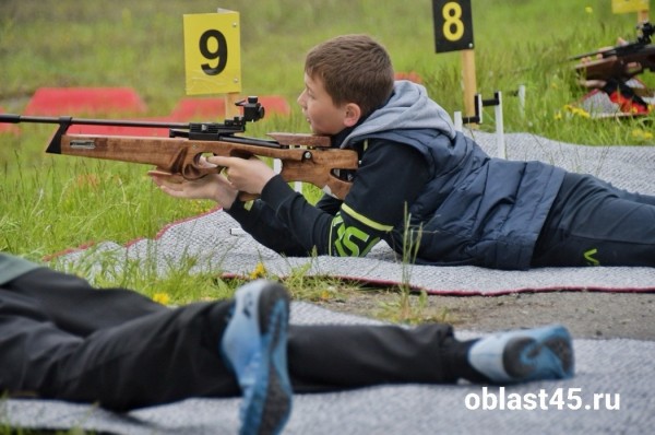 Центру зимних видов спорта в Кургане присвоили имя чемпиона мира по биатлону Центру зимних видов спорта в Кургане присвоили имя чемпиона мира по биатлону
