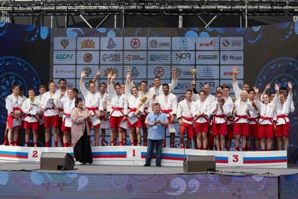 Курганские самбисты везут медали с чемпионата России Курганские самбисты везут медали с чемпионата России