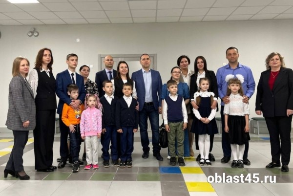 В Кургане завершают строительство школы на 1,5 тысячи человек В Кургане завершают строительство школы на 1,5 тысячи человек