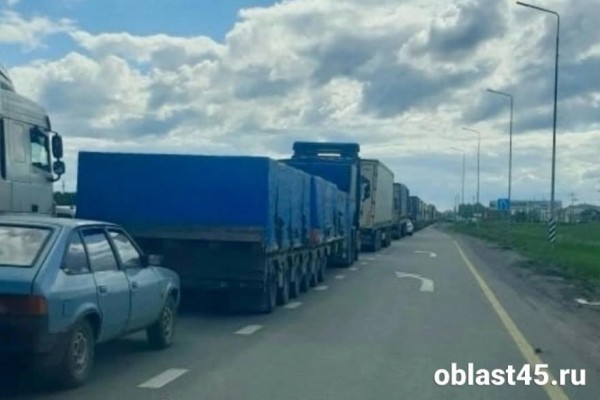 На выезде из Кургана &ndash; пробка