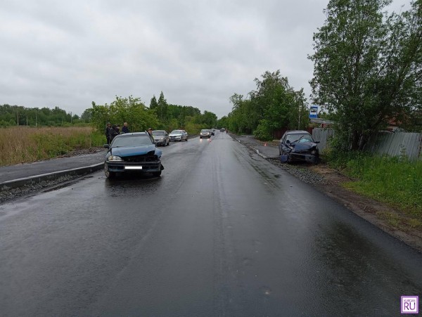 В Кургане водитель, нарушая правила, устроил ДТП В Кургане водитель, нарушая правила, устроил ДТП
