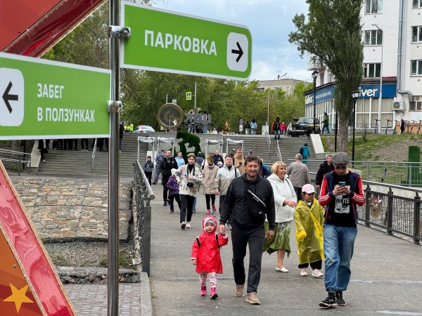 В Кургане стартовал «Зелёный марафон» В Кургане стартовал «Зелёный марафон»