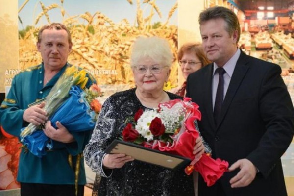 Легендарному курганскому хормейстеру Алле Сорокиной исполнилось 90 лет Легендарному курганскому хормейстеру Алле Сорокиной исполнилось 90 лет
