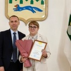 
											Губернатор Вадим Шумков накануне профессионального праздника вручил награды медицинским работникам региона									
