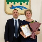 
											Губернатор Вадим Шумков накануне профессионального праздника вручил награды медицинским работникам региона									