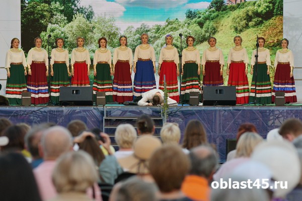 Омский русский народный хор покорил курганцев своим «Ермаком» Омский русский народный хор покорил курганцев своим «Ермаком»