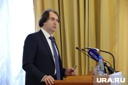 Курганский депутат ГД Лисовский вручил сертификаты на обучение участникам СВО. Фото