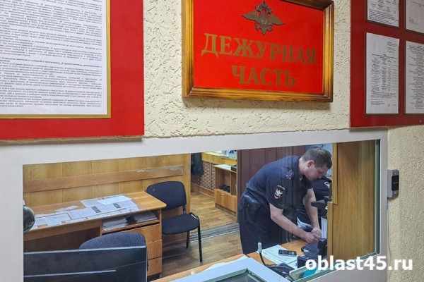 В жилом массиве Заозёрном подожгли иномарку В жилом массиве Заозёрном подожгли иномарку