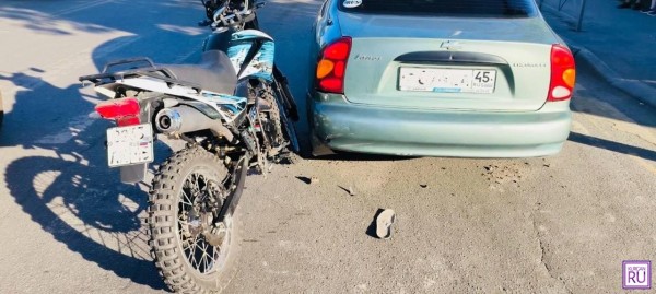 В Рябково мотоциклист столкнулся с двумя машинами и попал в больницу В Рябково мотоциклист столкнулся с двумя машинами и попал в больницу