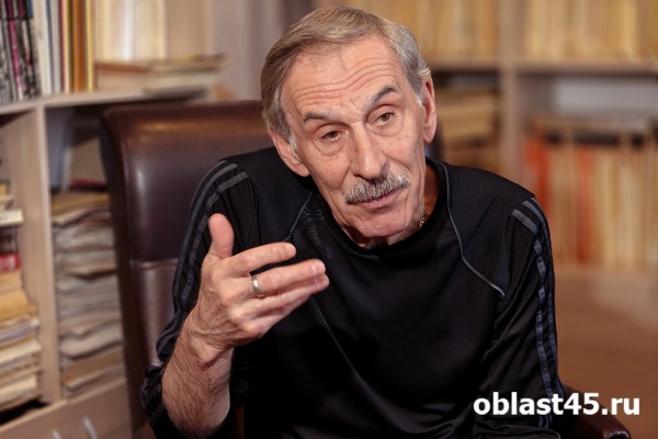 Как не надоесть городу: артист Валерий Мазур 40 лет на сцене Шадринского театра Как не надоесть городу: артист Валерий Мазур 40 лет на сцене Шадринского театра