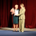 Заместитель губернатора Наталья Кирилова поздравила с профессиональным праздником работников социальной сферы региона
Заместитель губернатора Наталья Кирилова поздравила с профессиональным праздником работников социальной сферы региона