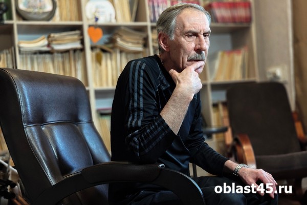 Как не надоесть городу: артист Валерий Мазур 40 лет на сцене Шадринского театра Как не надоесть городу: артист Валерий Мазур 40 лет на сцене Шадринского театра