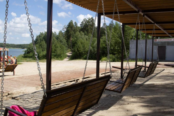 Городской пляж в Кургане стал комфортнее и современнее Городской пляж в Кургане стал комфортнее и современнее