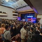 
											Губернатор Вадим Шумков поздравил выпускников Курганской области с окончанием школы									