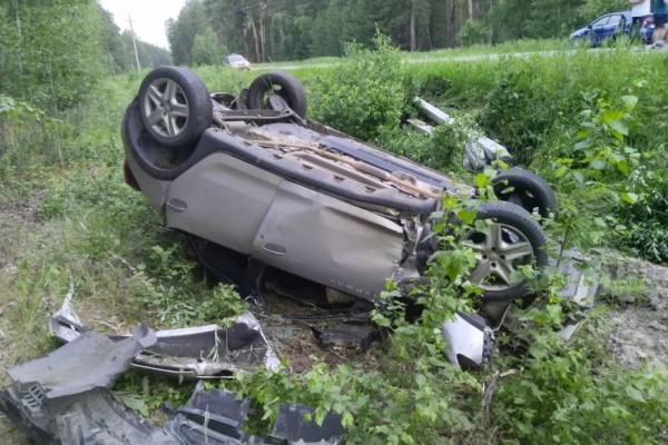После 28 штрафов: на зауральской трассе 18-летний водитель угодил в кювет