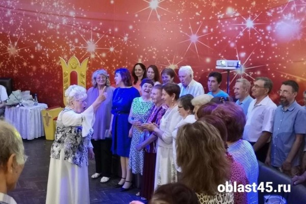 Сегодня в Кургане отмечает 90-летие легенда русской народной песни Алла Сорокина 