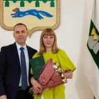 
											Губернатор Вадим Шумков накануне профессионального праздника вручил награды медицинским работникам региона									