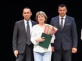 
											Губернатор Вадим Шумков вручил награды сотрудникам бюджетной сферы, которые помогали в ликвидации последствий паводка									