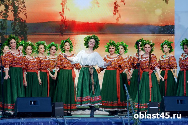 Омский русский народный хор покорил курганцев своим «Ермаком» Омский русский народный хор покорил курганцев своим «Ермаком»