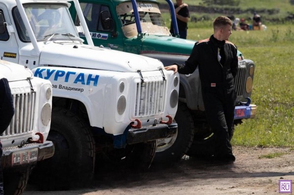 ​В Зауралье на автогонки приехали спортсмены со всей России