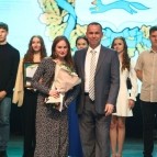 
											Губернатор Вадим Шумков поздравил выпускников Курганской области с окончанием школы									