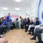 
											Полпред, врио секретаря Генсовета партии &laquo;Единая Россия&raquo; Владимир Якушев наградил волонтеров за помощь жителям Донбасса и участникам СВО									
