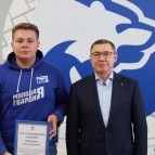 
											Полпред, врио секретаря Генсовета партии &laquo;Единая Россия&raquo; Владимир Якушев наградил волонтеров за помощь жителям Донбасса и участникам СВО									