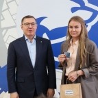 
											Полпред, врио секретаря Генсовета партии &laquo;Единая Россия&raquo; Владимир Якушев наградил волонтеров за помощь жителям Донбасса и участникам СВО									