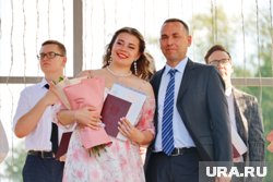 Курганские выпускники получили VIP-приглашения работать в правительстве. Фото, видео Курганские выпускники получили VIP-приглашения работать в правительстве. Фото, видео
