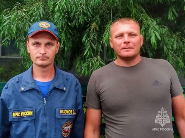 Сотрудник курганского МЧС в свой выходной спас из огня пожилую женщину. Фото Сотрудник курганского МЧС в свой выходной спас из огня пожилую женщину. Фото