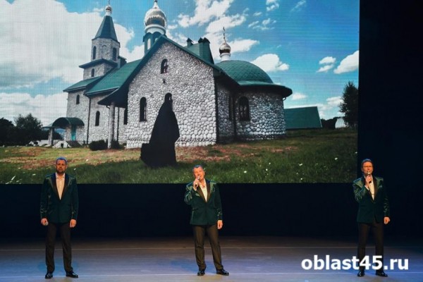 Восстановят всем миром: в Кургане прошёл концерт в поддержку храма в Смолине