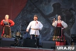 Татьяна Куртукова дышит в спину курганскому ансамблю «Цветень». Скрин Татьяна Куртукова дышит в спину курганскому ансамблю «Цветень». Скрин