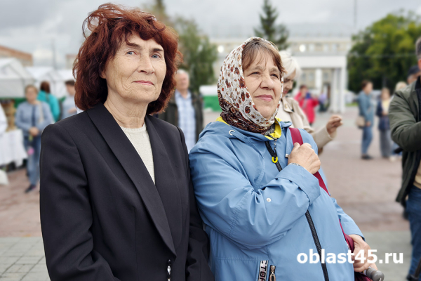 Правильные пчёлы: в Кургане отметили Медовый Спас