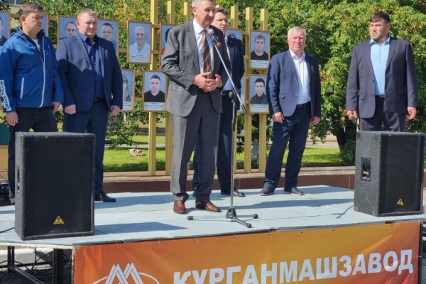 Курганский сенатор Муратов призвал сотрудников &laquo;Курганмашзавода&raquo; идти на выборы