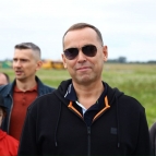 Губернатор Вадим Шумков поприветствовал гостей фестиваля «Едем на Савин» и поделился планами по развитию историко-археологического парка в Белозерском округе
Губернатор Вадим Шумков поприветствовал гостей фестиваля «Едем на Савин» и поделился планами по развитию историко-археологического парка в Белозерском округе